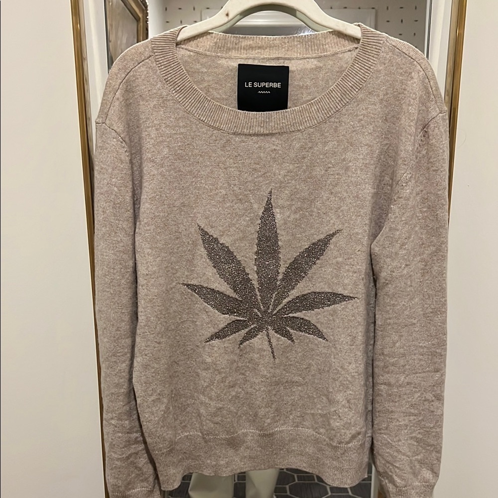 Le Superbe Potluck Pullover